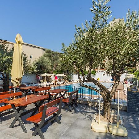 Hotel Pharos Bar Kültér fotó