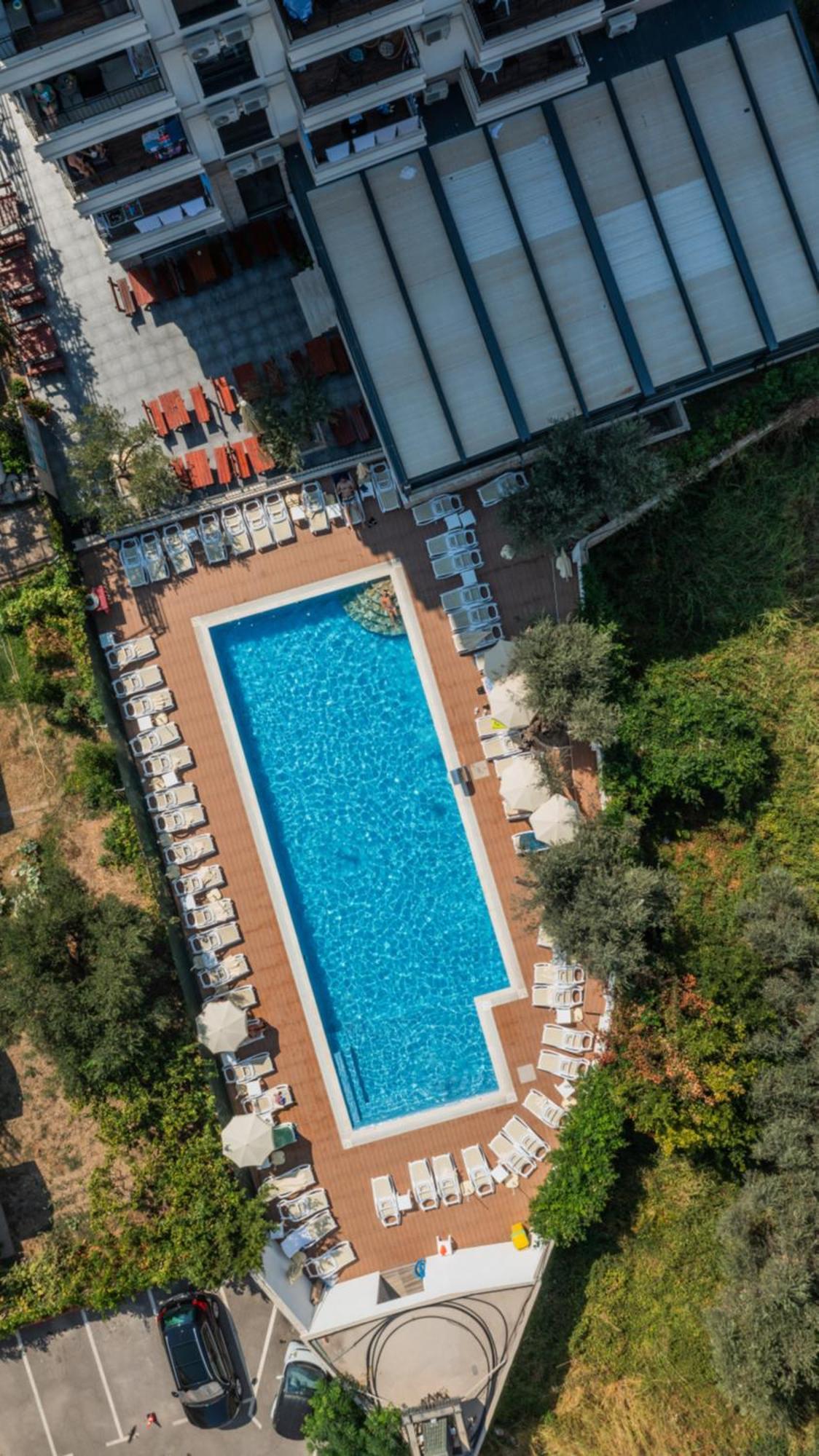 Hotel Pharos Bar Kültér fotó